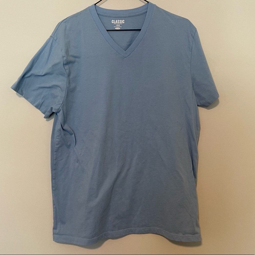 Classic Old Navy Mens Large V-Neck Shirt!